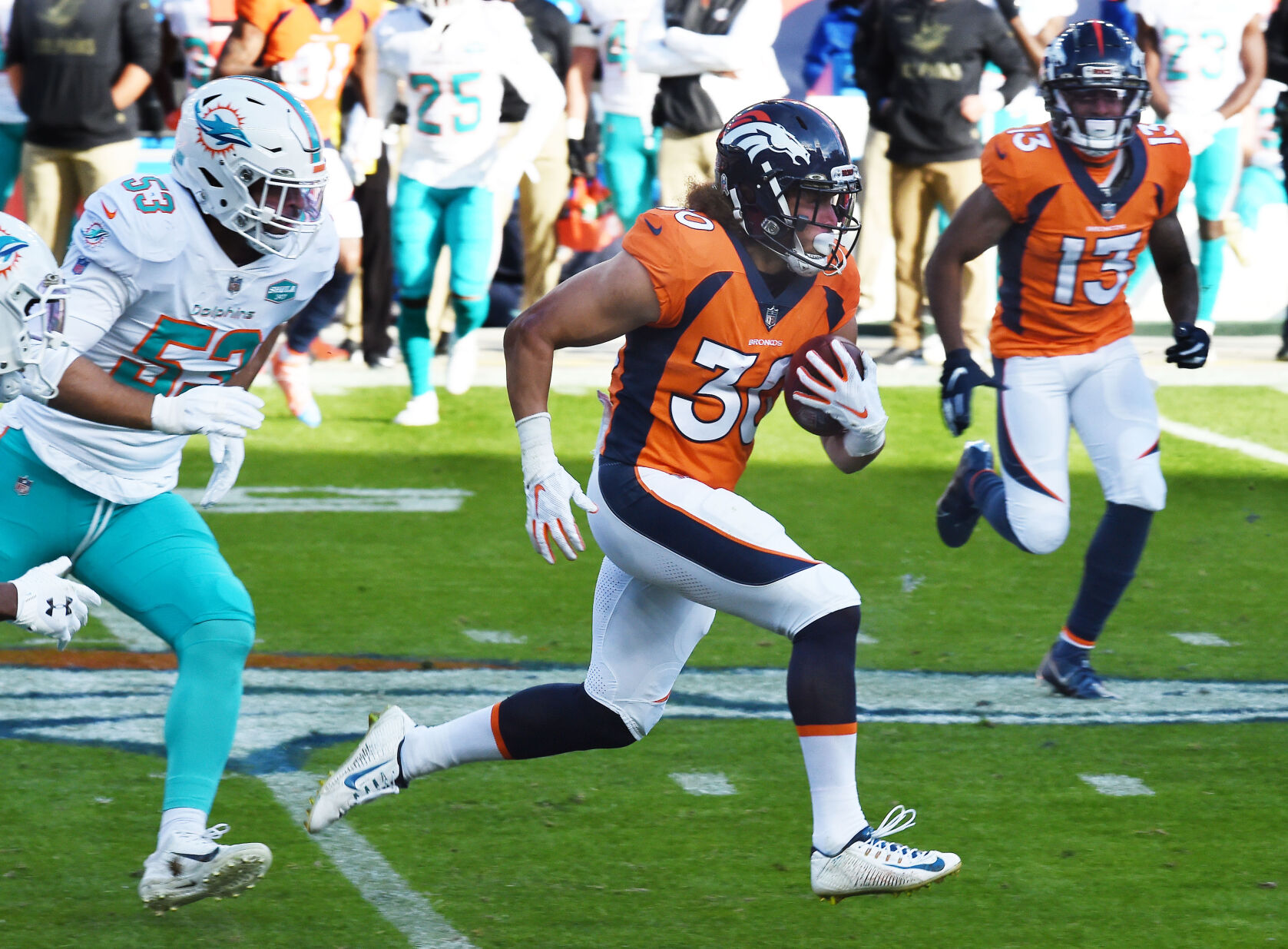 112320-s-broncos 1091.jpg